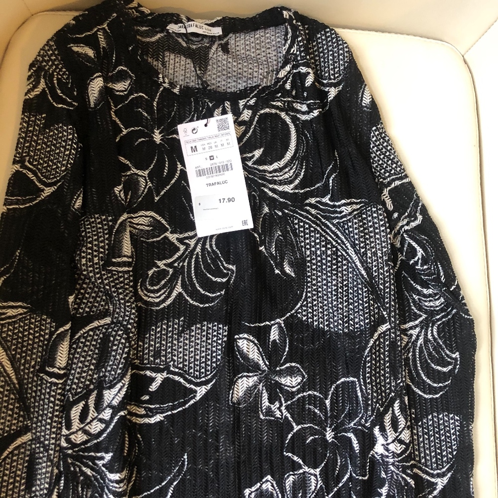 Zara top never worn